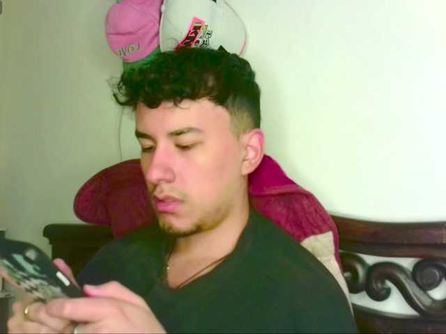 Live sex webcam photo for LuisyDenil #291161171