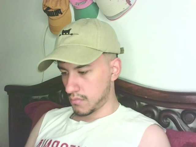 Live sex webcam photo for LuisyDenil #291347436