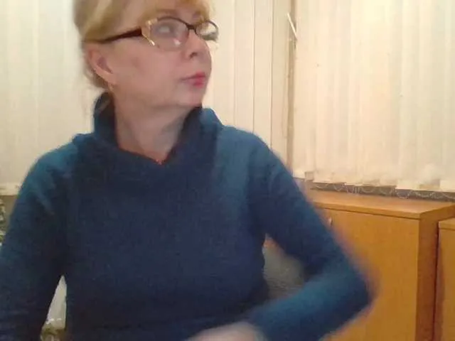 Live sex webcam photo for Luiziana111 #271712077
