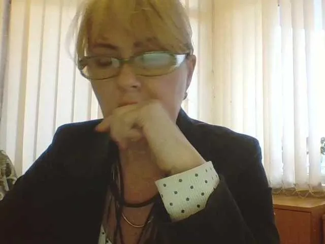 Live sex webcam photo for Luiziana111 #271761417