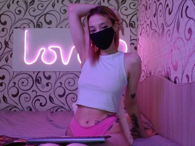 Live sex webcam photo for LuliCrin #275681612