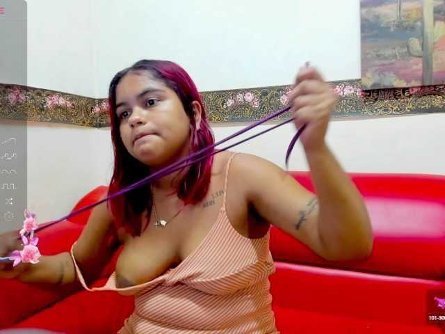 Live sex webcam photo for Lulu-Ashley-Tatiana #291611220