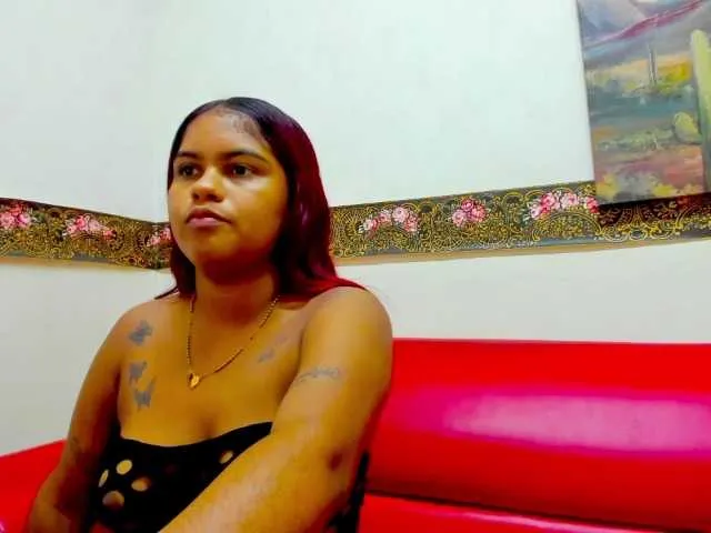 Live sex webcam photo for Lulu-Ashley-Tatiana #291840092