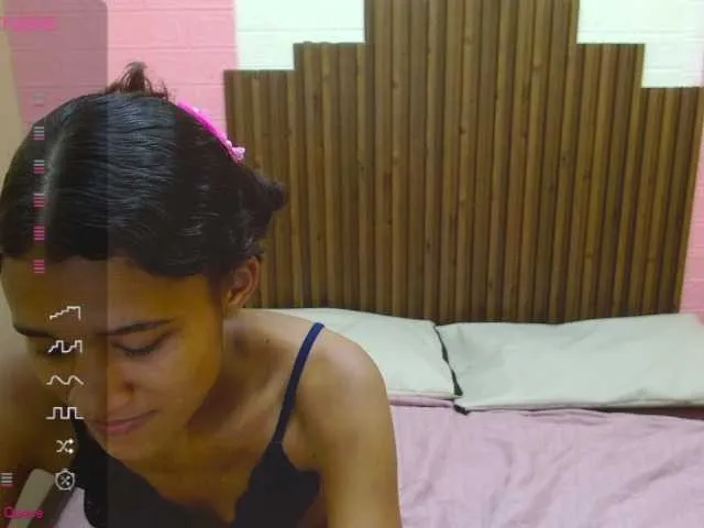 Live sex webcam photo for Lulu-Ashley-Tatiana #291847312