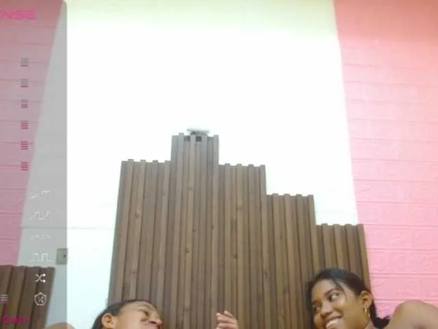 Live sex webcam photo for Lulu-Ashley-Tatiana #291921409