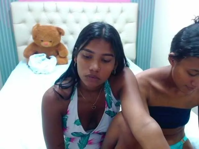 Live sex webcam photo for Lulu-Ashley-Tatiana #292316737