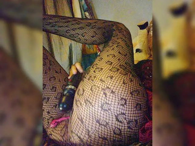 Live sex webcam photo for Luna-Natural #276985026