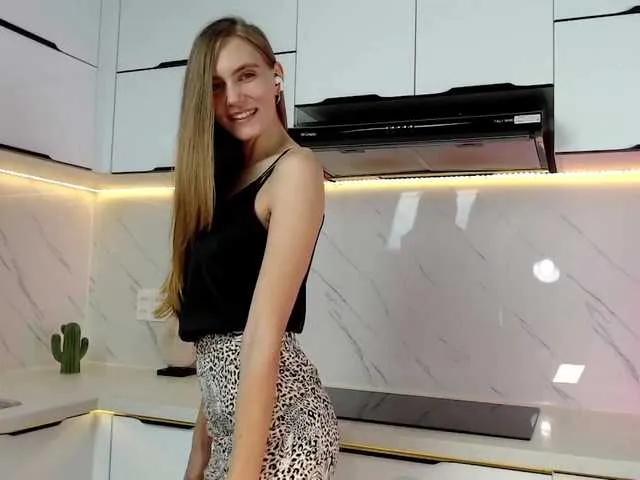 Live sex webcam photo for Luna767801 #288012946