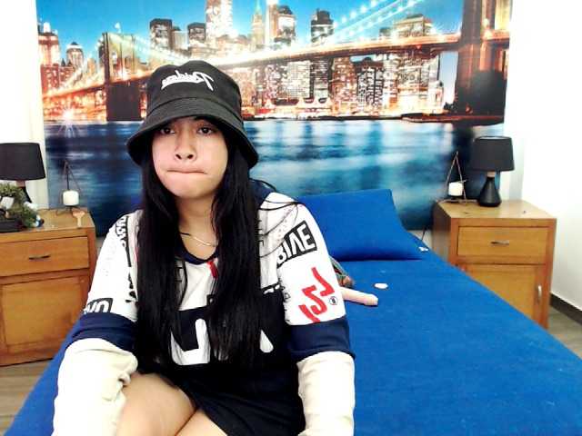 Live sex webcam photo for LunaAndMalory #275439007