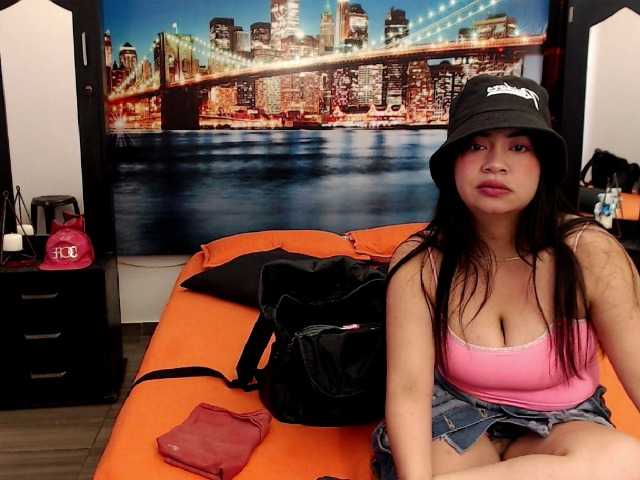 Live sex webcam photo for LunaAndMalory #275639566