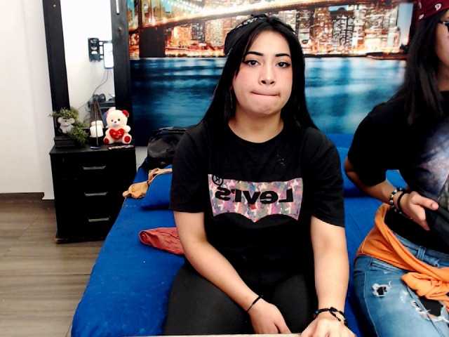 Live sex webcam photo for LunaAndMalory #275708944