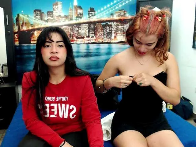 Live sex webcam photo for LunaAndMalory #275887816