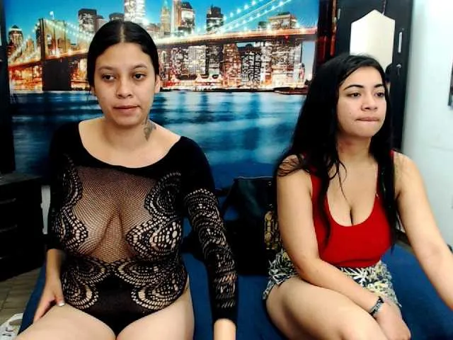 Live sex webcam photo for LunaAndMalory #276361370