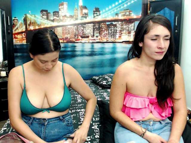 Live sex webcam photo for LunaAndMalory #276865910