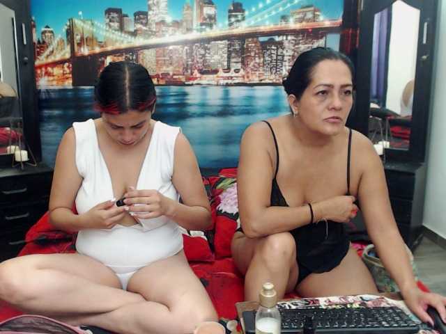 Live sex webcam photo for LunaAndMalory #277422055