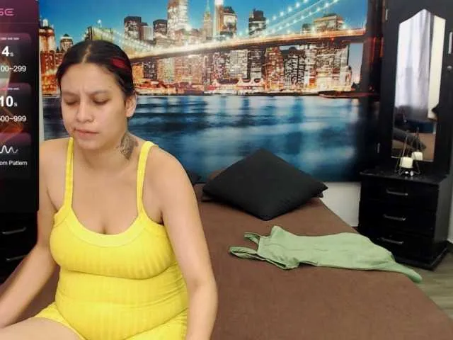 Live sex webcam photo for LunaAndMalory #278004792