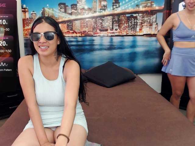 Live sex webcam photo for LunaAndMalory #278032056