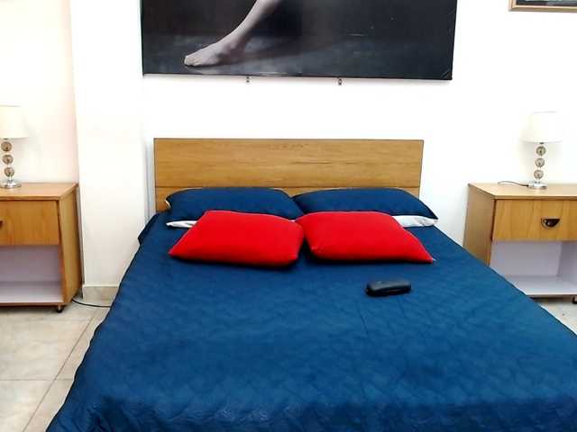 Live sex webcam photo for LunaAndMalory #292067490