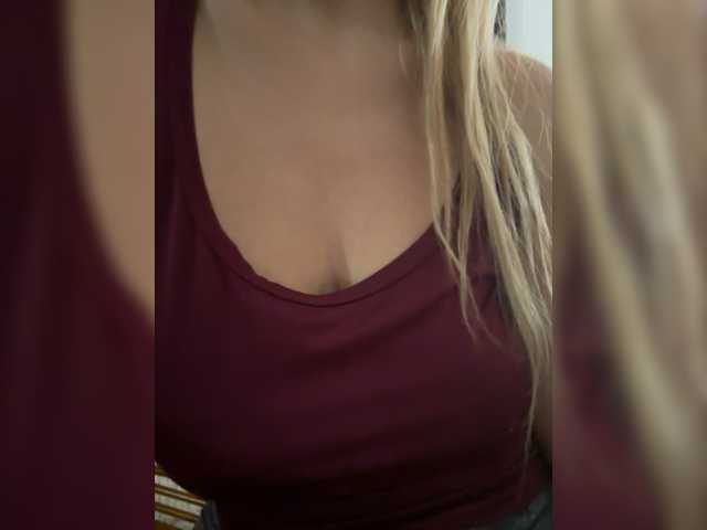 Live sex webcam photo for LunaBiely #277285901