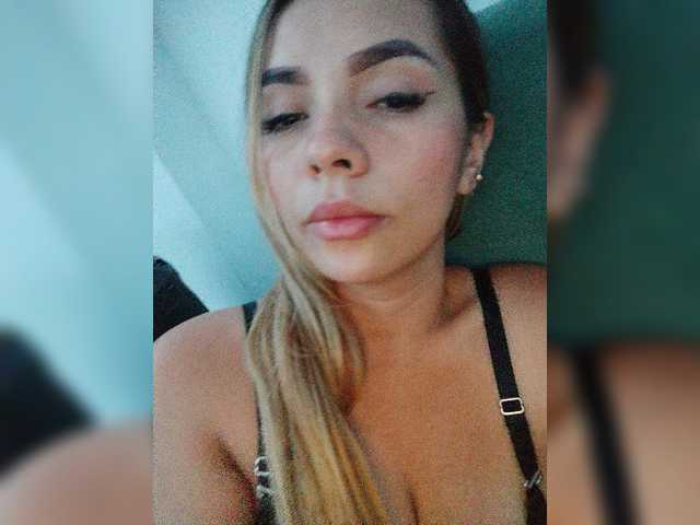 Live sex webcam photo for LunaBiely #277393470