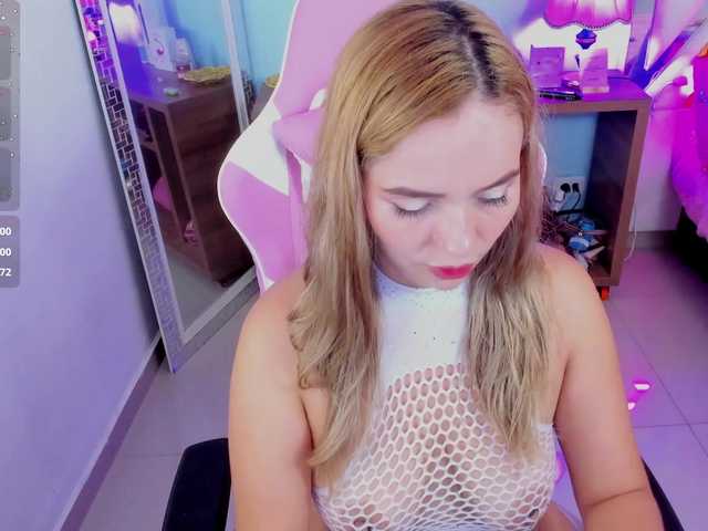 Live sex webcam photo for LunaBiely #290376561