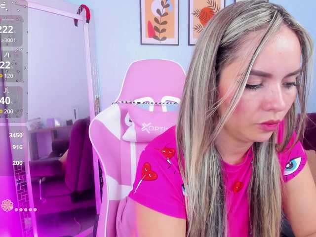 Live sex webcam photo for LunaBiely #290481918