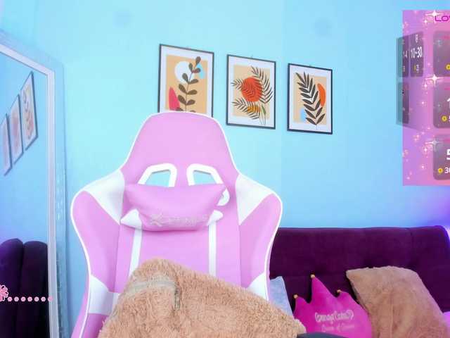 Live sex webcam photo for LunaBiely #290972455