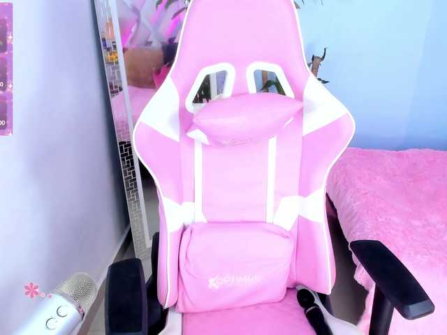 Live sex webcam photo for LunaBiely #291193520