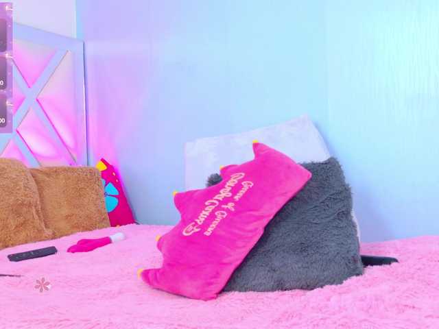 Live sex webcam photo for LunaBiely #291247662