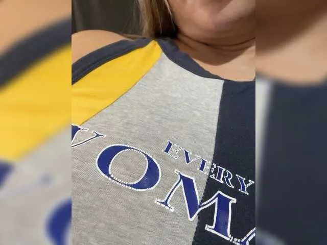 Live sex webcam photo for LunaBiely #291900238