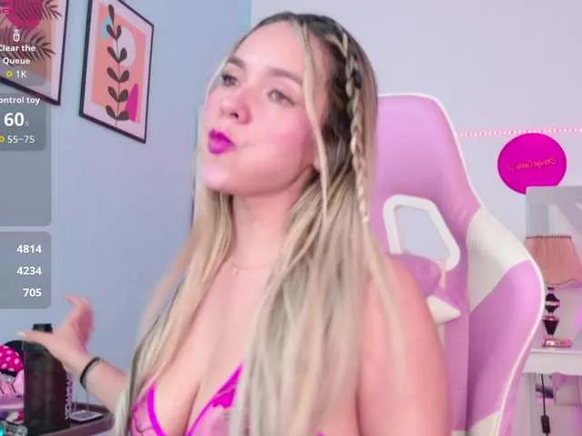 Live sex webcam photo for LunaBiely #292804215
