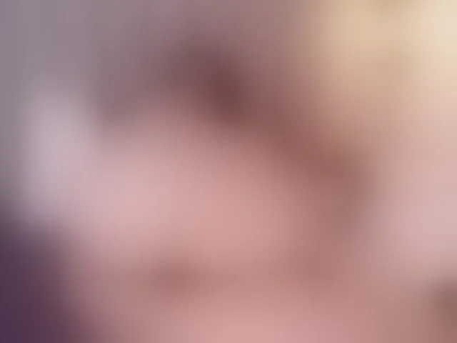 Live sex webcam photo for LunaBigtits #292837652