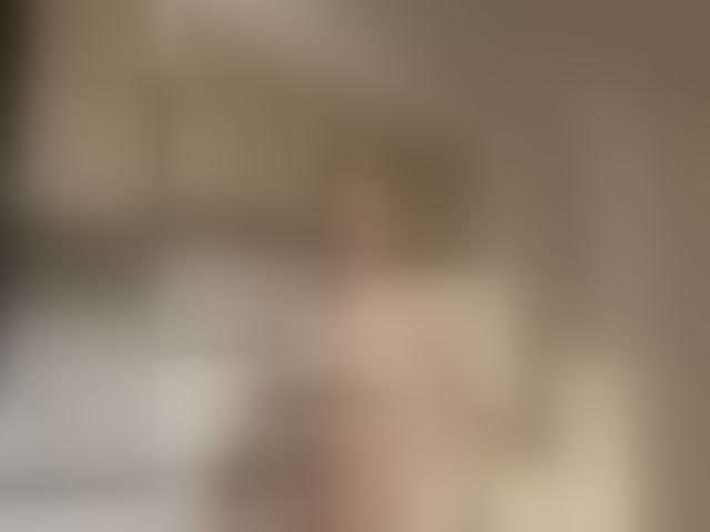 Live sex webcam photo for LunaDesire #292457142