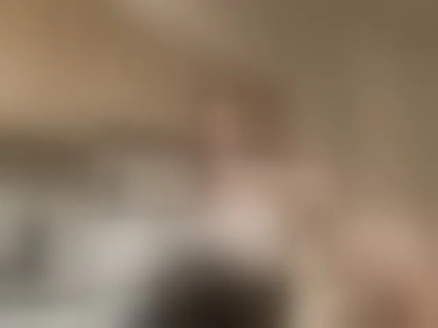 Live sex webcam photo for LunaDesire #292681033