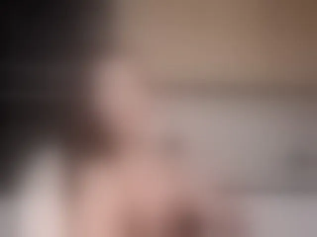 Live sex webcam photo for LunaDesire #293172720