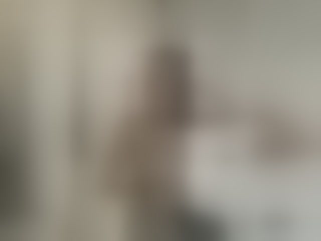 Live sex webcam photo for LunaDesire #293427008