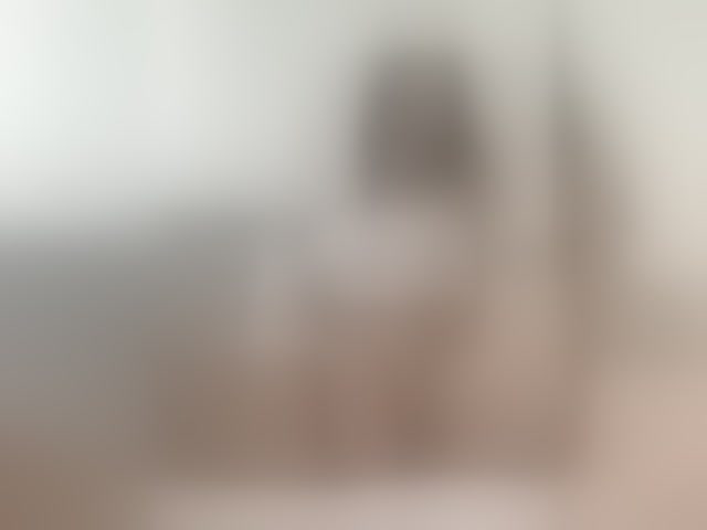 Live sex webcam photo for LunaDesire #293500146