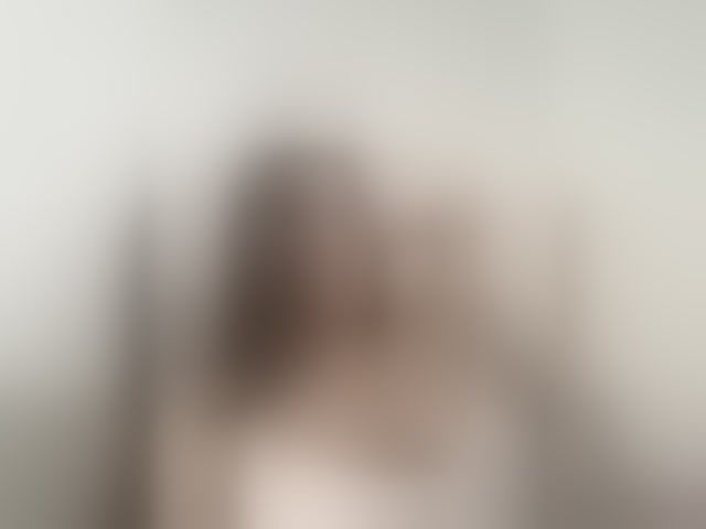 Live sex webcam photo for LunaDesire #293514412