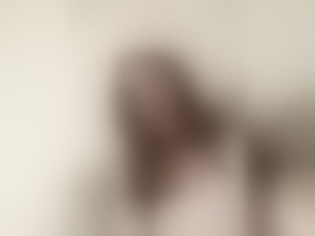 Live sex webcam photo for LunaDesire #293587906