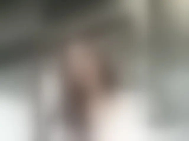 Live sex webcam photo for LunaDesire #293637171