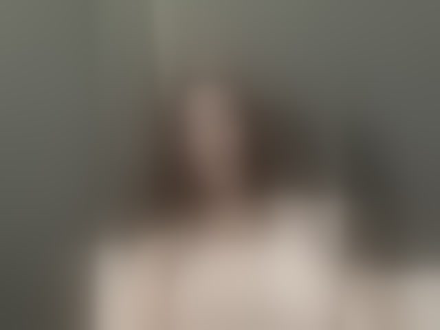Live sex webcam photo for LunaDesire #293869152