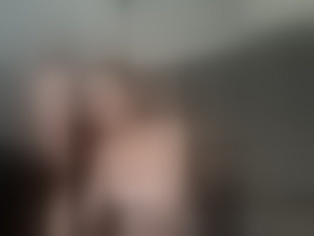 Live sex webcam photo for LunaDesire #294195525
