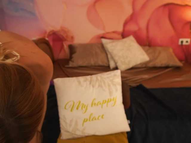 Live sex webcam photo for LunaLicks #291779455