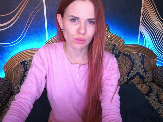 Live sex webcam photo for LunaLicks #292001461