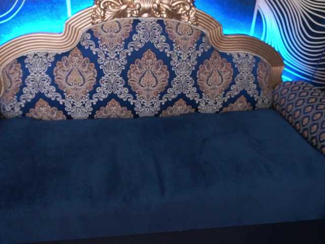 Live sex webcam photo for LunaLicks #292039855