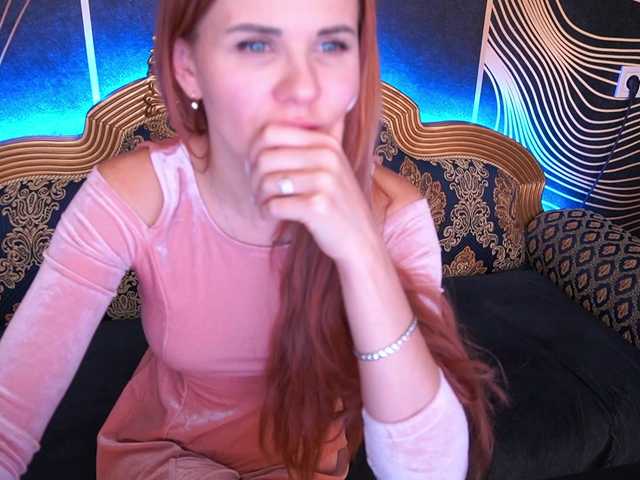 Live sex webcam photo for LunaLicks #292061050