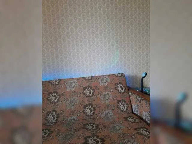 Live sex webcam photo for LunaLu13 #274163650