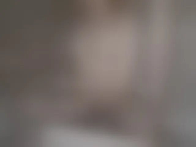 Live sex webcam photo for LunaLu13 #274398743