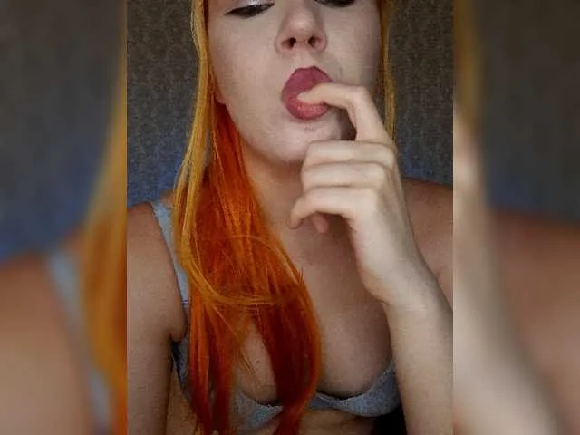 Live sex webcam photo for LunaLu13 #274600335