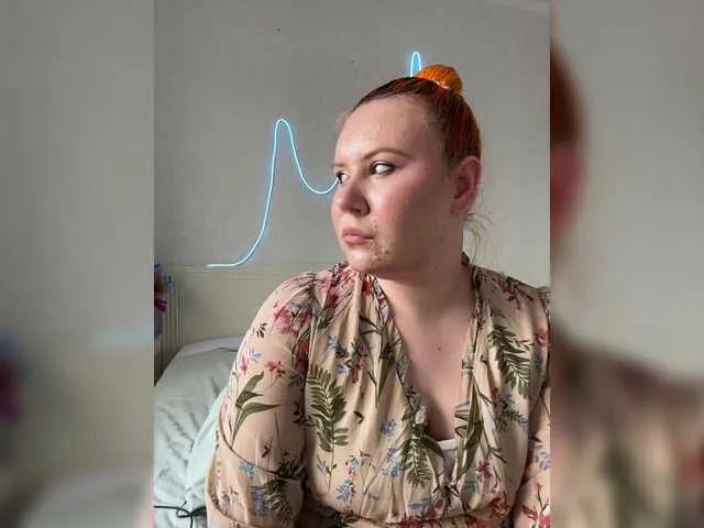 Live sex webcam photo for LunaLu13 #291601063